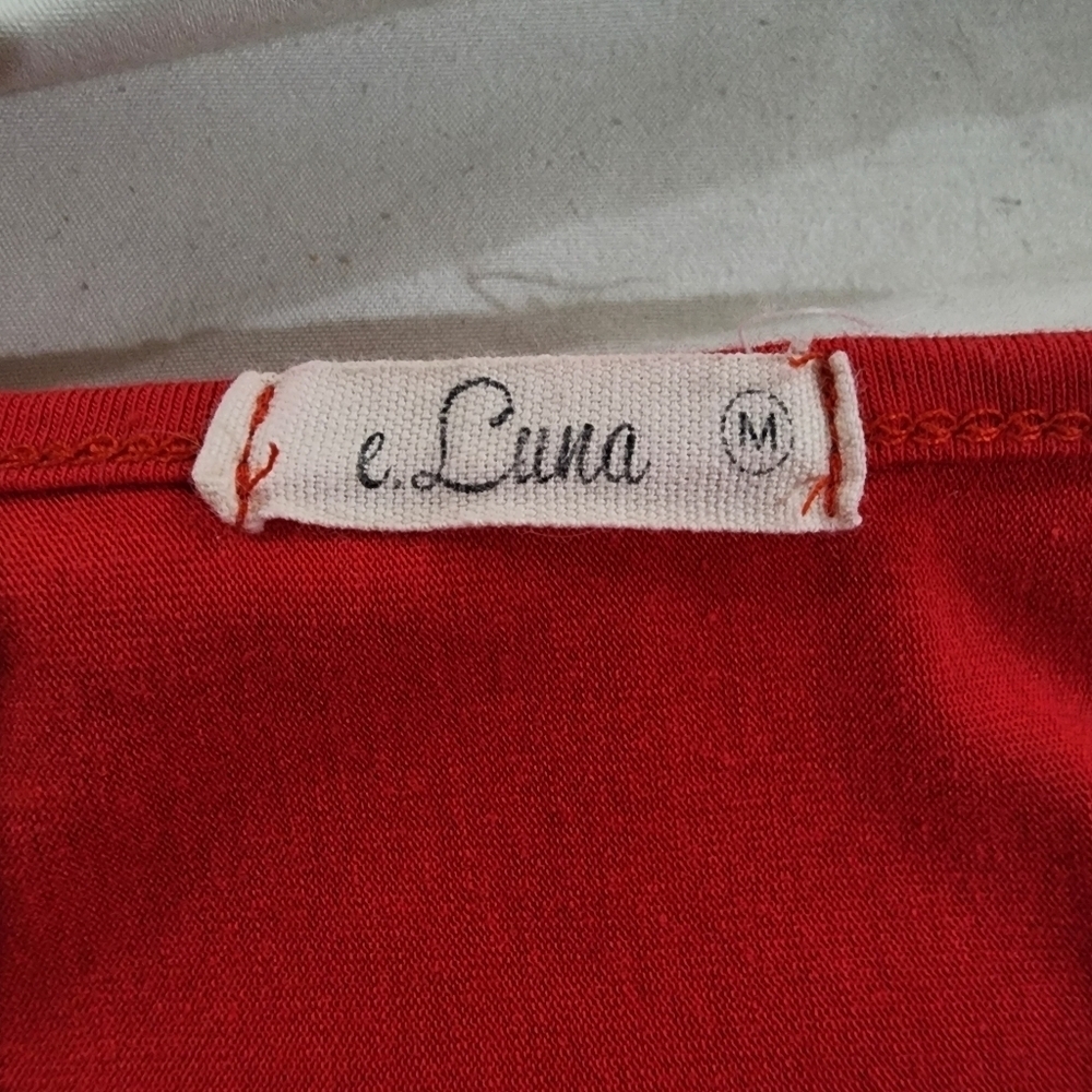 E. Luna Red Women's Short Sleeve Liberty Top Size M - Picture 9 of 11